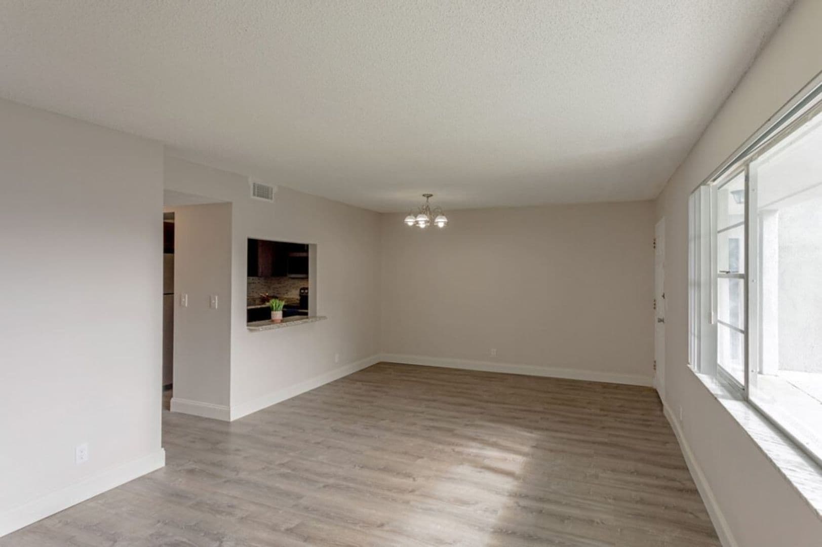 West Palm Beach Apartment: 537 South Sequoia Dr