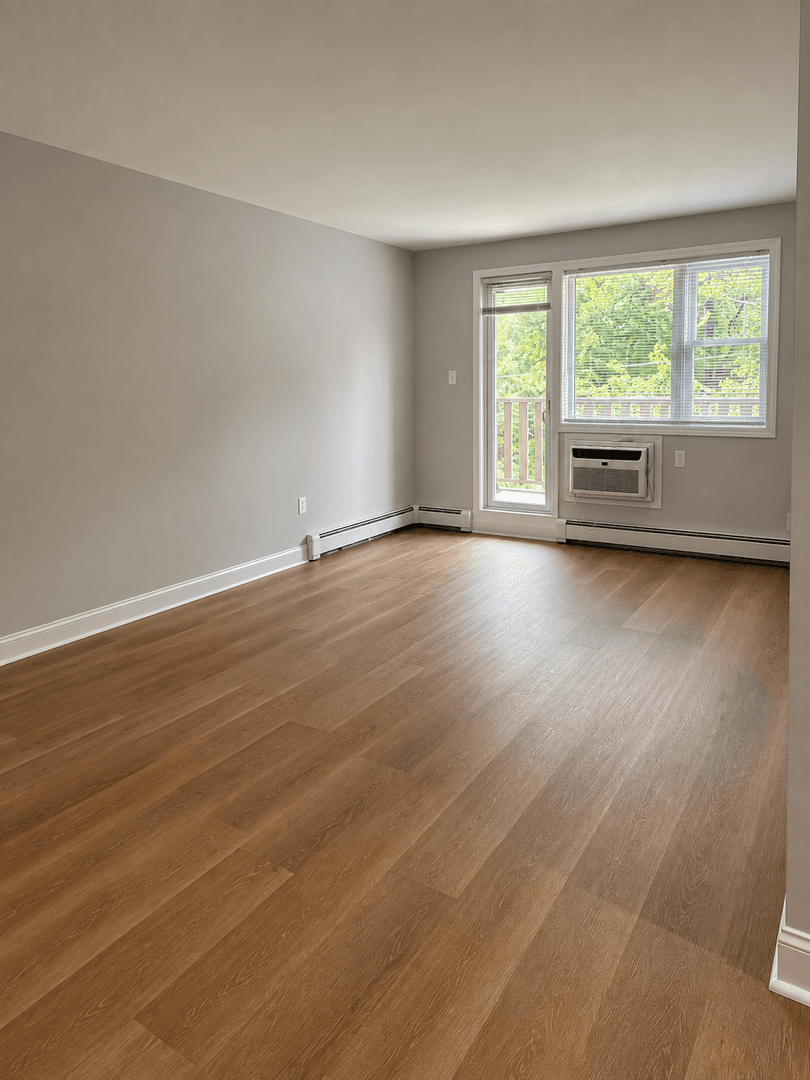 Somerville Apartment: 21 Oak Terrace