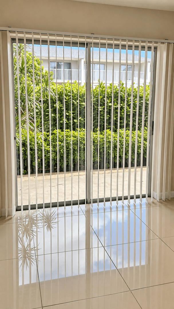 Palm Springs Apartment: 965 Manor Dr