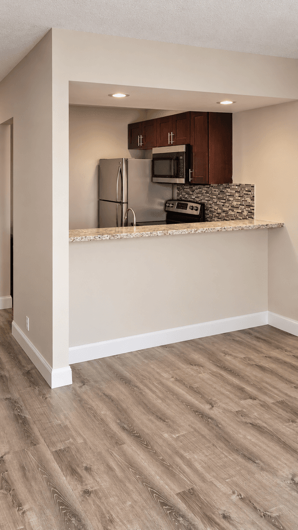Palm Springs Apartment: 965 Manor Dr