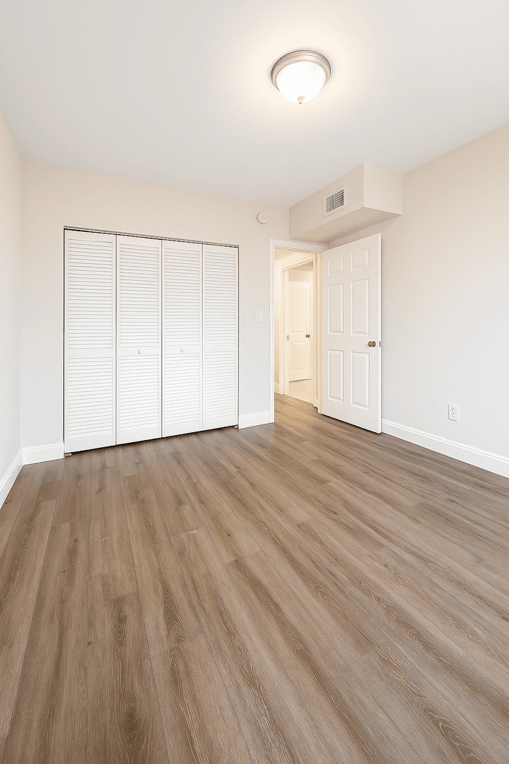Pompano Beach Apartment: 811-831 SE 22nd Ave