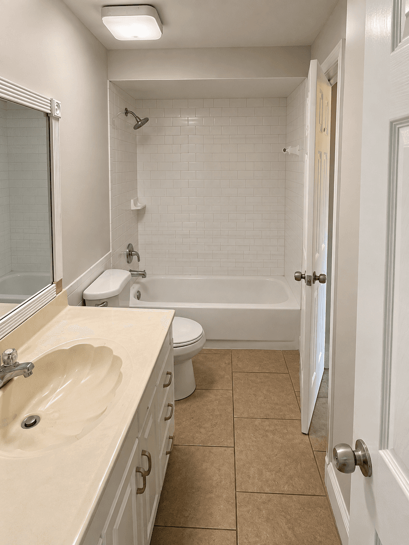 West Palm Beach Apartment: 537 South Sequoia Dr