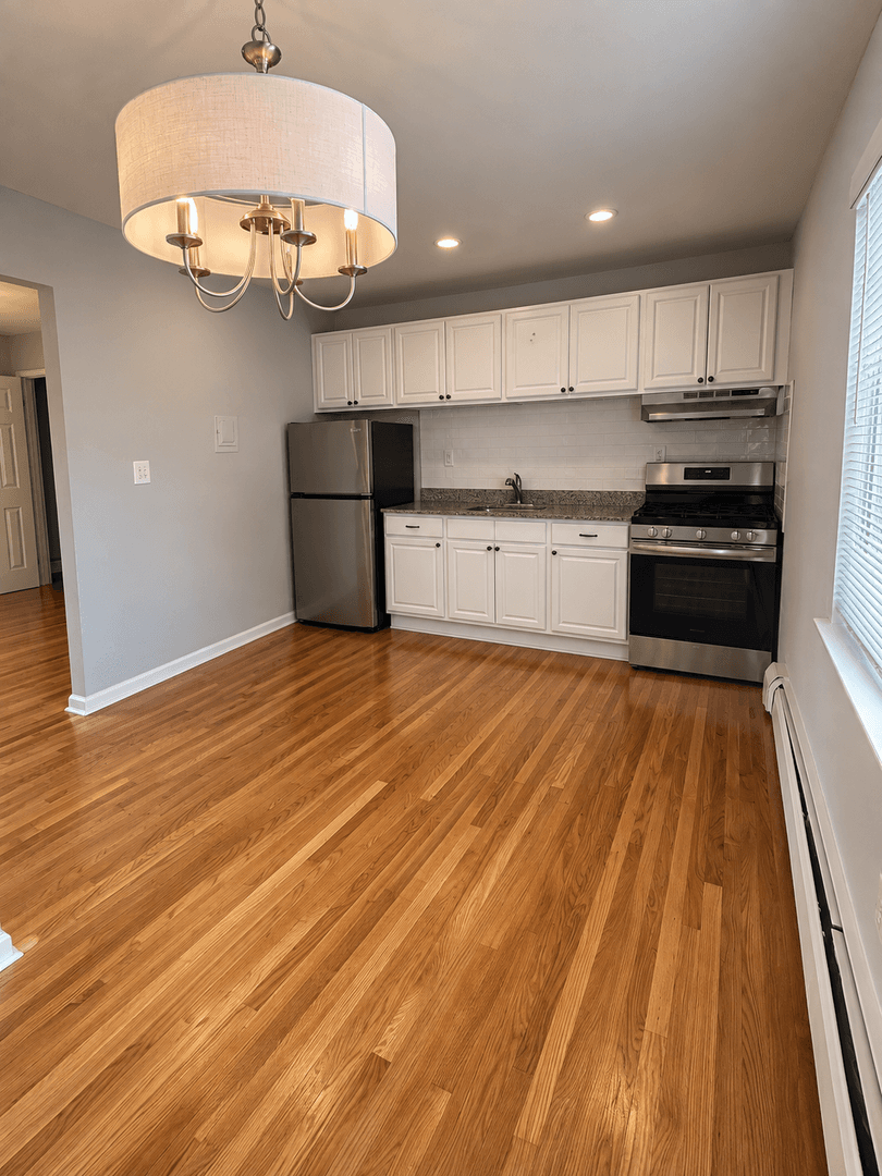 Matawan Apartment: 171 Matawan Ave