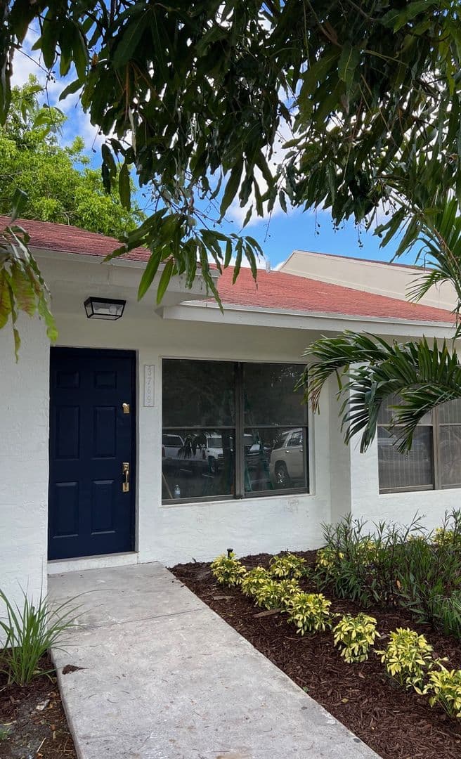 Greenacres Apartment: 3750-3785 Mil Race Court