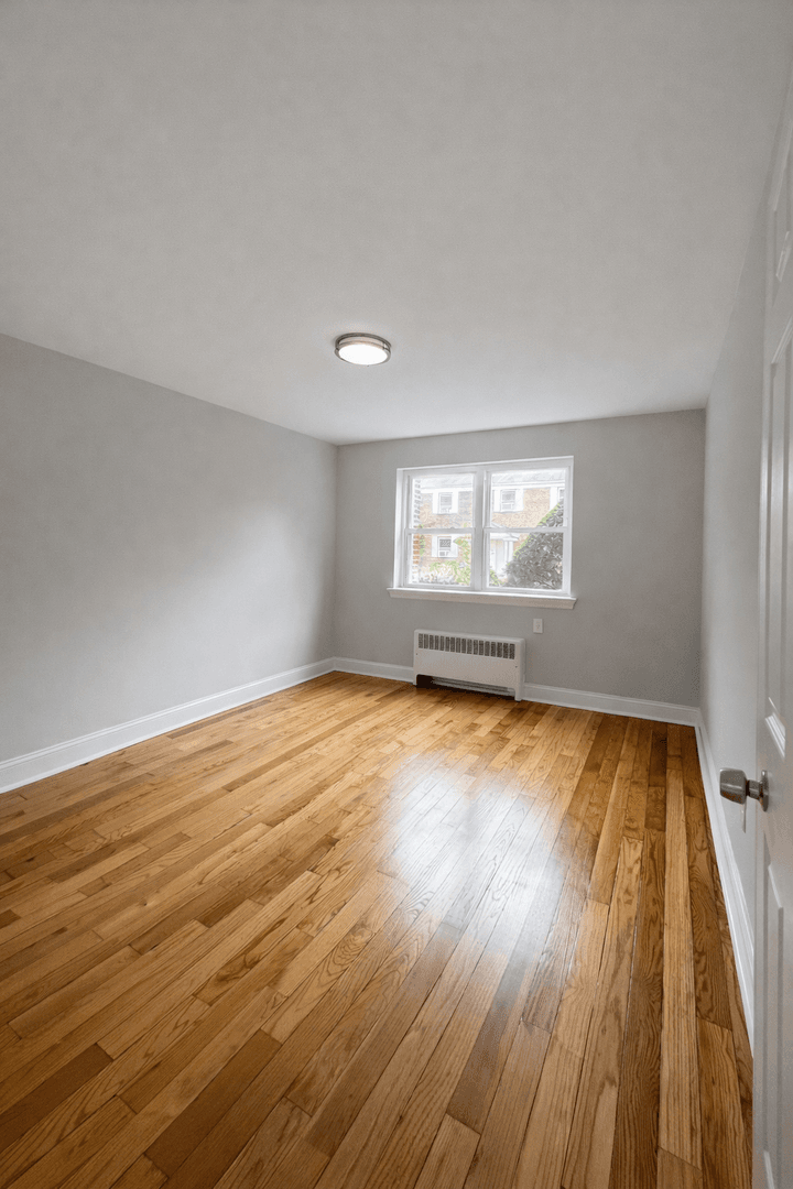 Plainfield Apartment: 802 East Front St