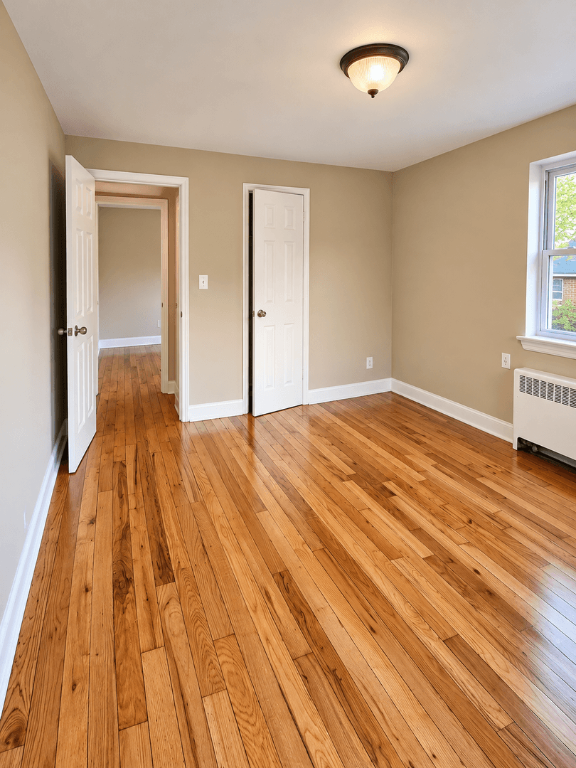 Plainfield Apartment: 802 East Front St