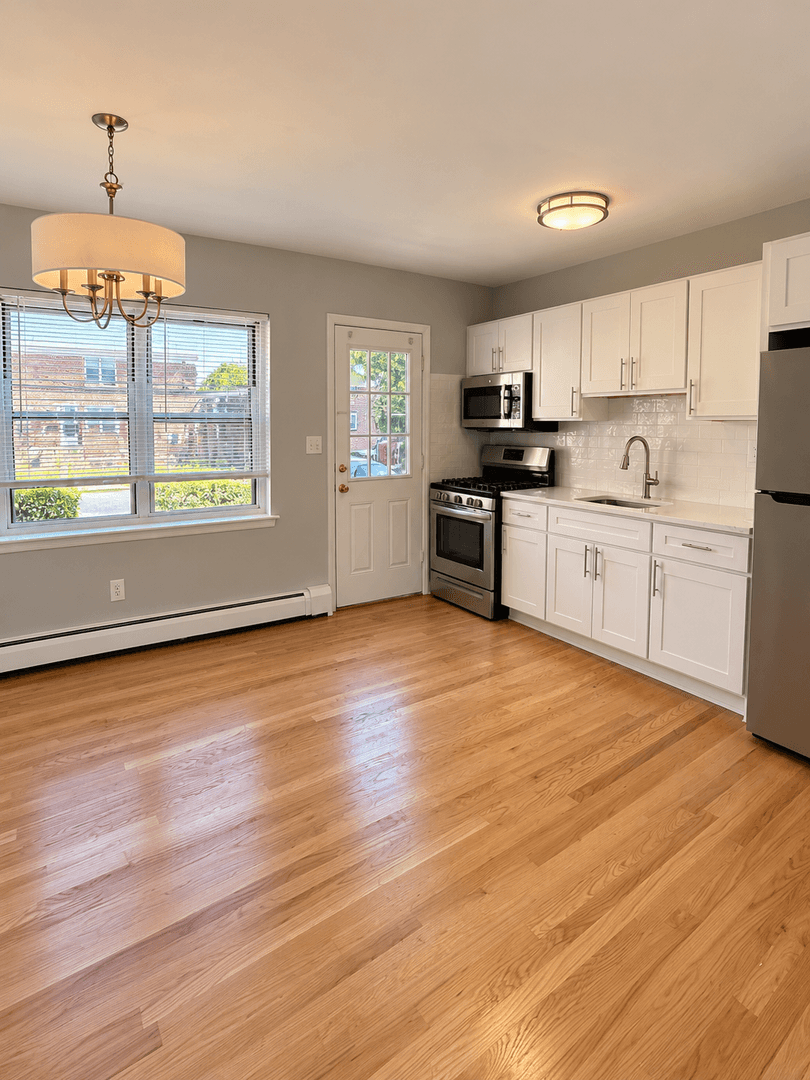 Matawan Apartment: 171 Matawan Ave