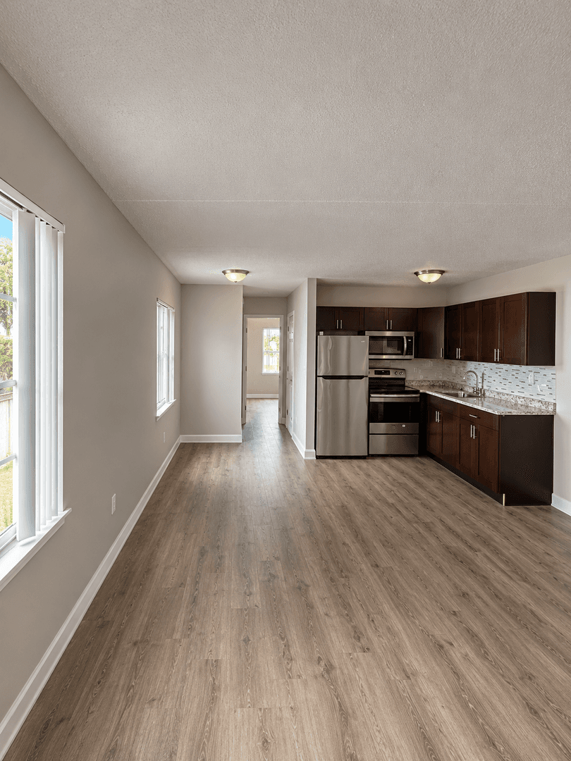 West Palm Beach Apartment: 537 South Sequoia Dr