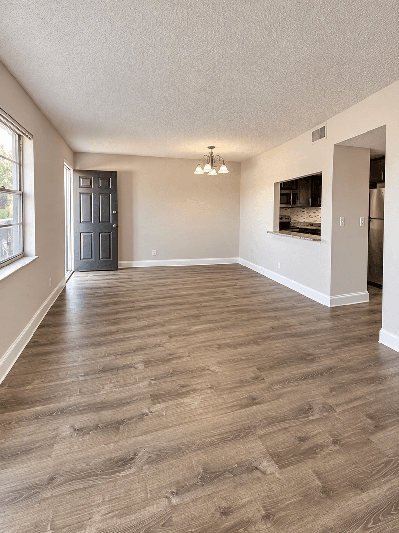 West Palm Beach Apartment: 537 South Sequoia Dr