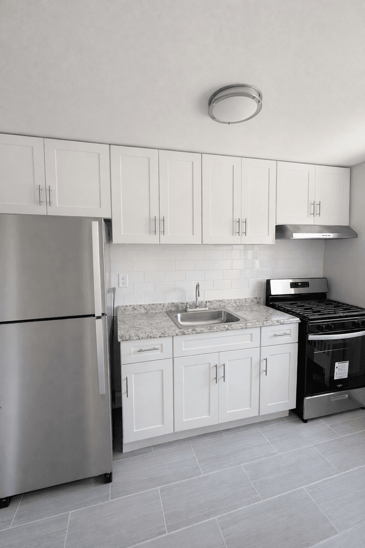 Plainfield Apartment: 750 East Front St