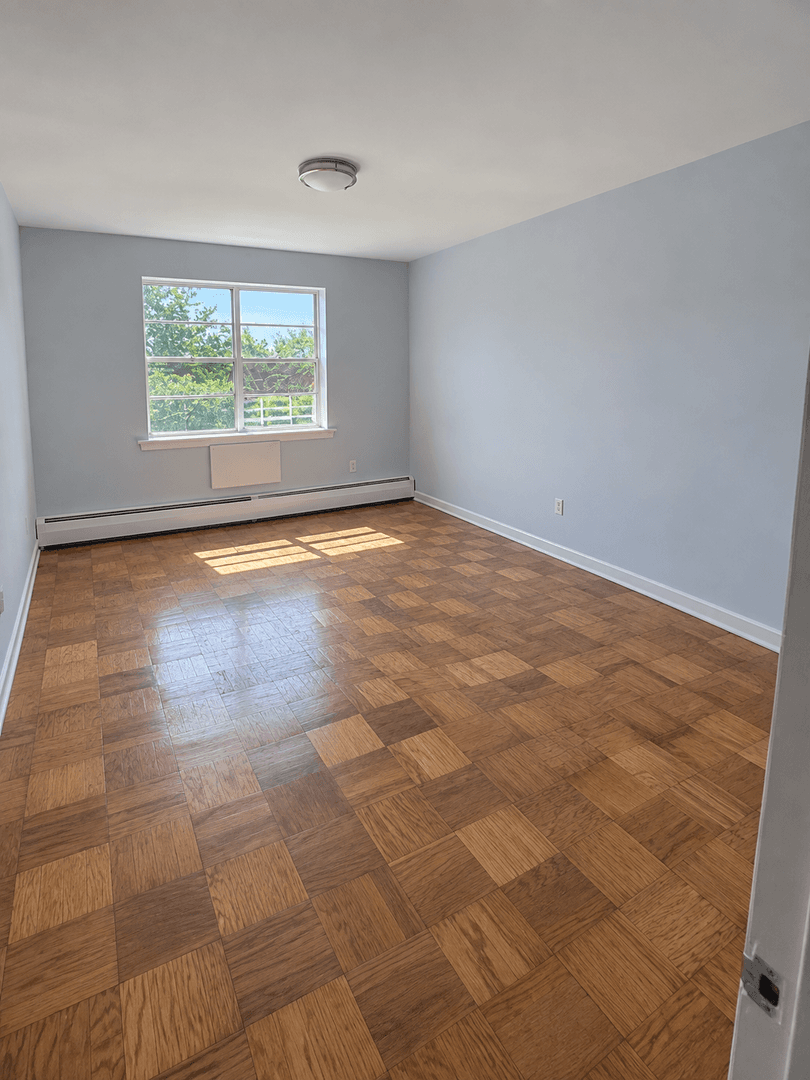 North Plainfield Apartment: 25 Washington Ave