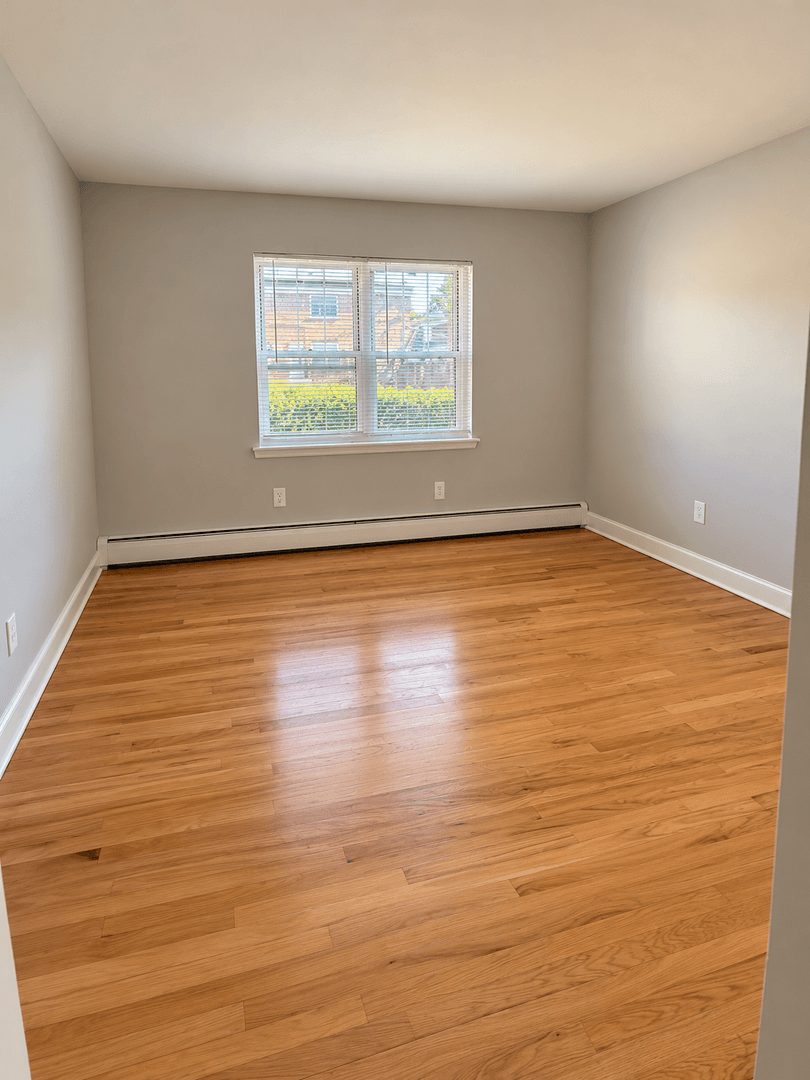 Matawan Apartment: 171 Matawan Ave