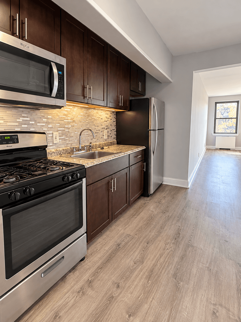 Orange Apartment: 82 High St