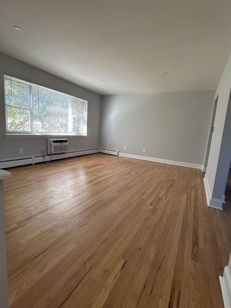Matawan Apartment: 171 Matawan Ave