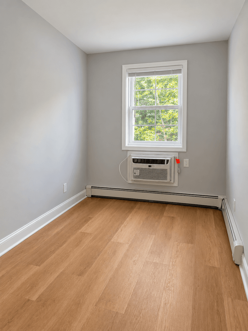 Somerville Apartment: 21 Oak Terrace