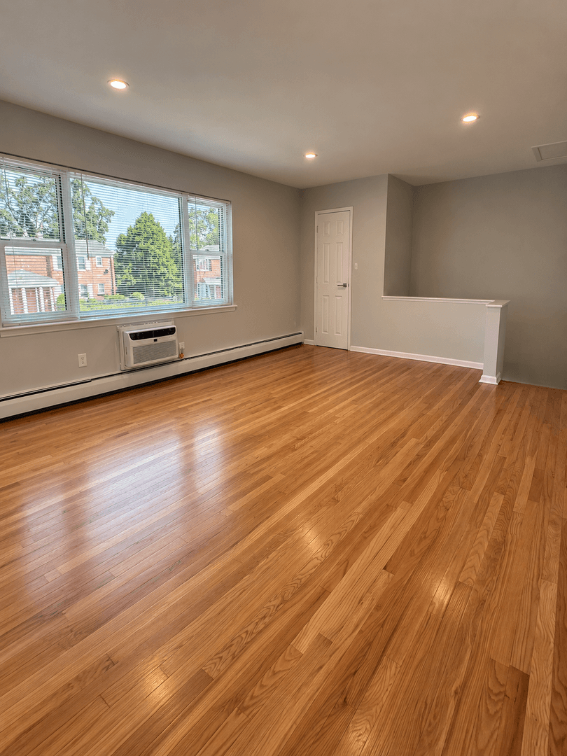 Matawan Apartment: 171 Matawan Ave