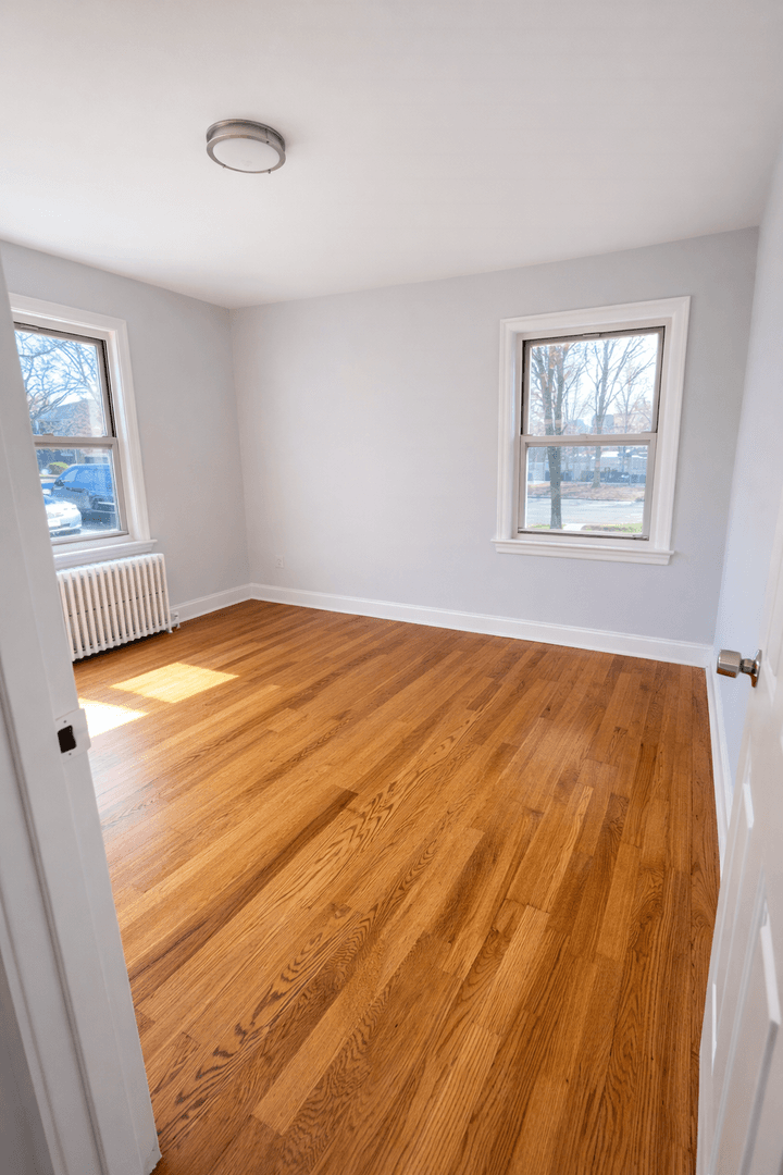 Plainfield Apartment: 733 East Front St