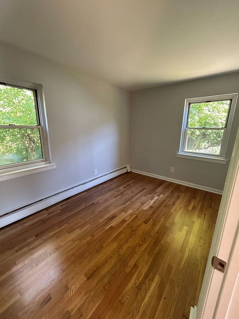 Matawan Apartment: 171 Matawan Ave