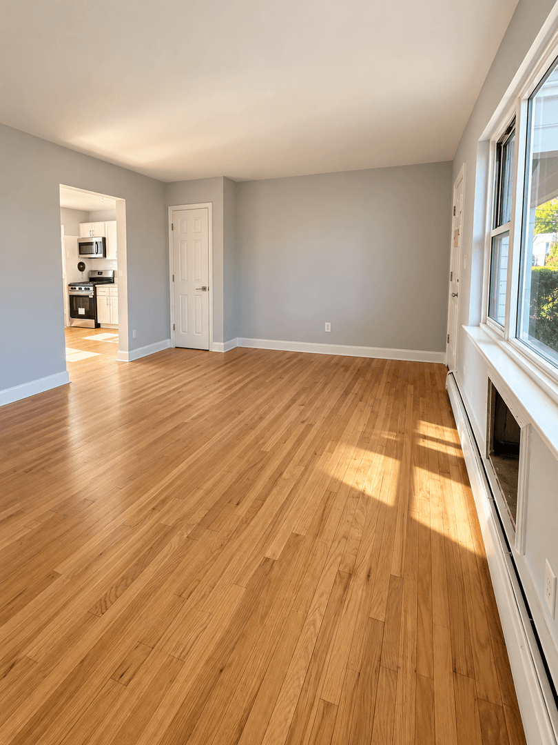 Matawan Apartment: 171 Matawan Ave