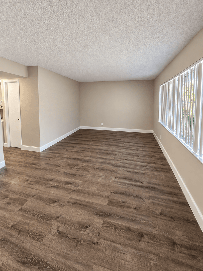 West Palm Beach Apartment: 537 South Sequoia Dr