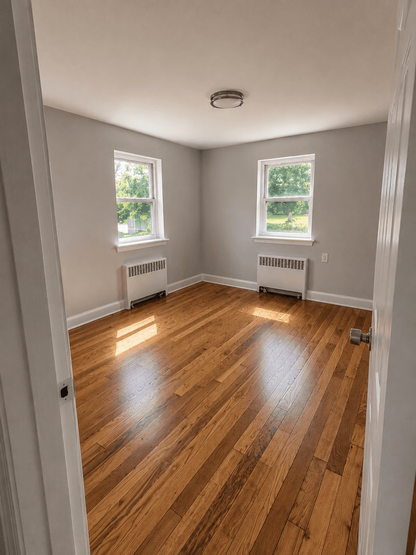 Plainfield Apartment: 802 East Front St