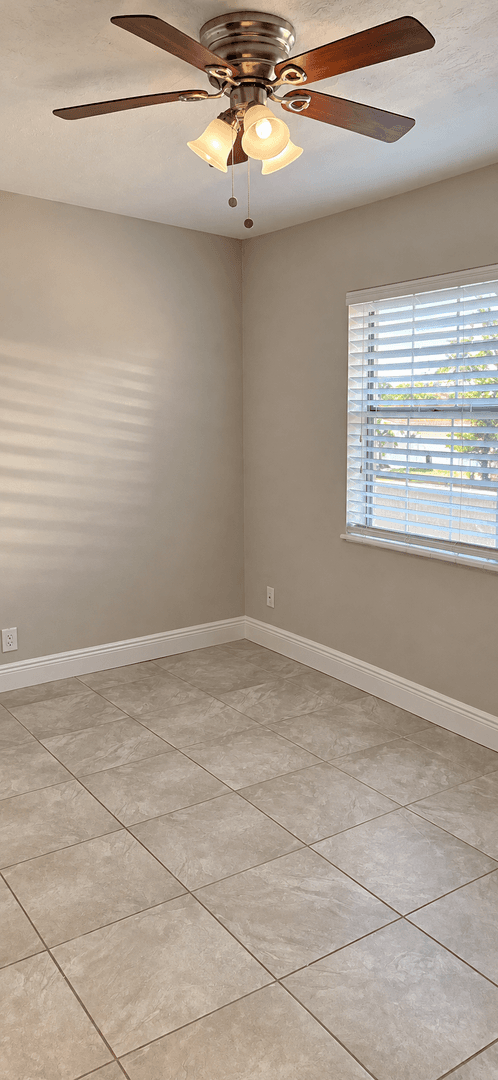 Boca Raton Apartment: 4670 NE 5th Ave