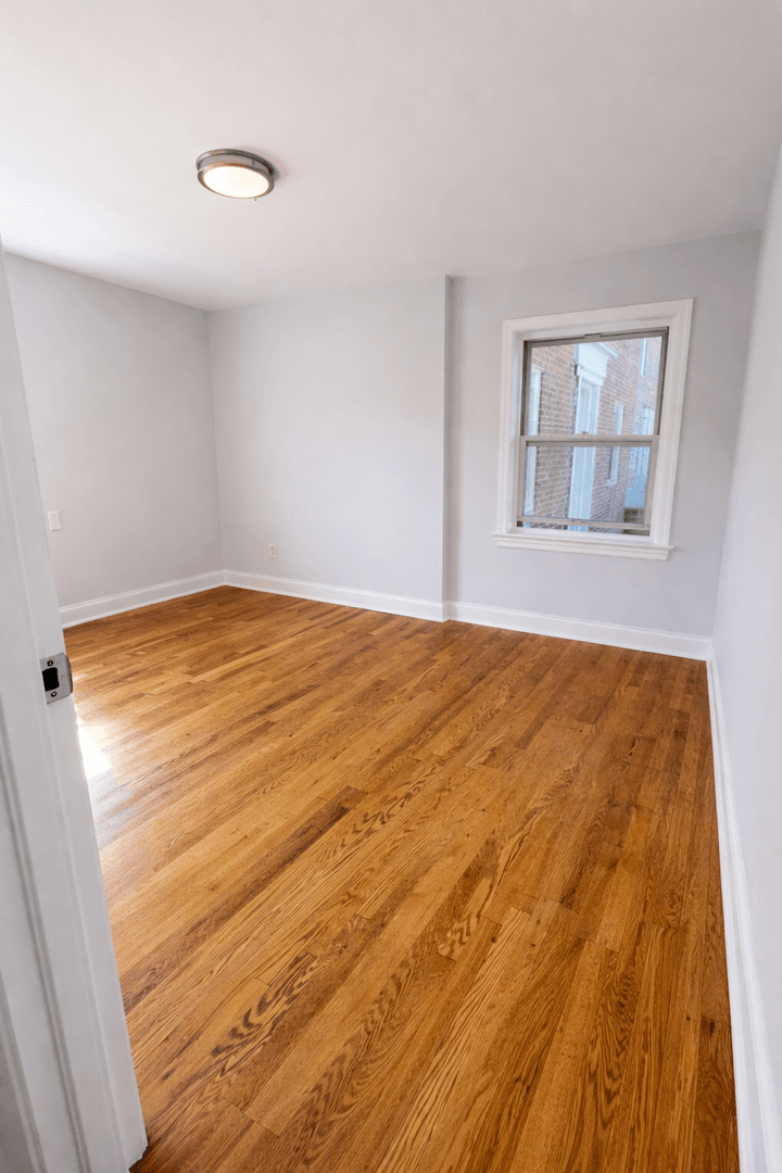 Plainfield Apartment: 733 East Front St