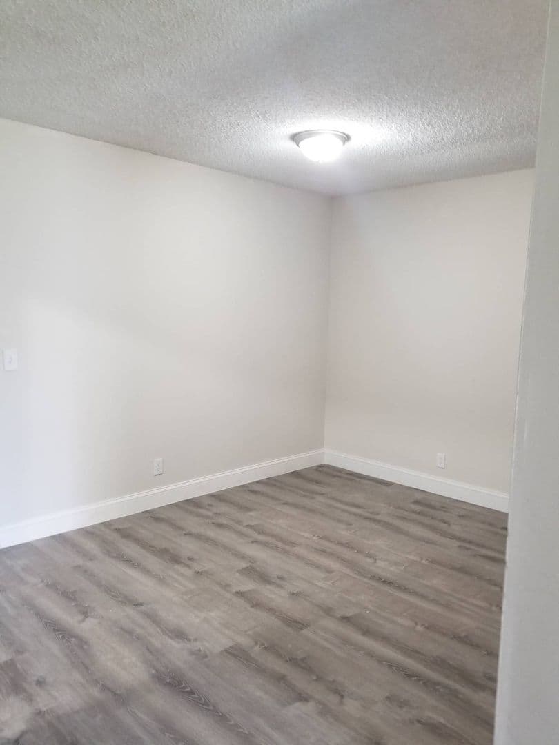 Palm Springs Apartment: 965 Manor Dr