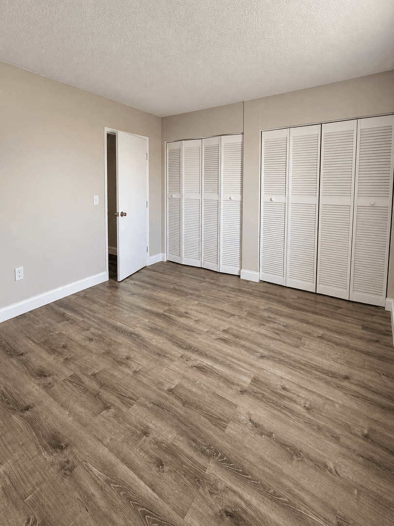 West Palm Beach Apartment: 537 South Sequoia Dr