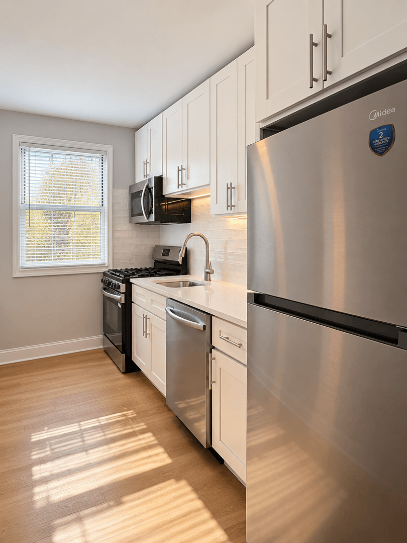 Somerville Apartment: 21 Oak Terrace