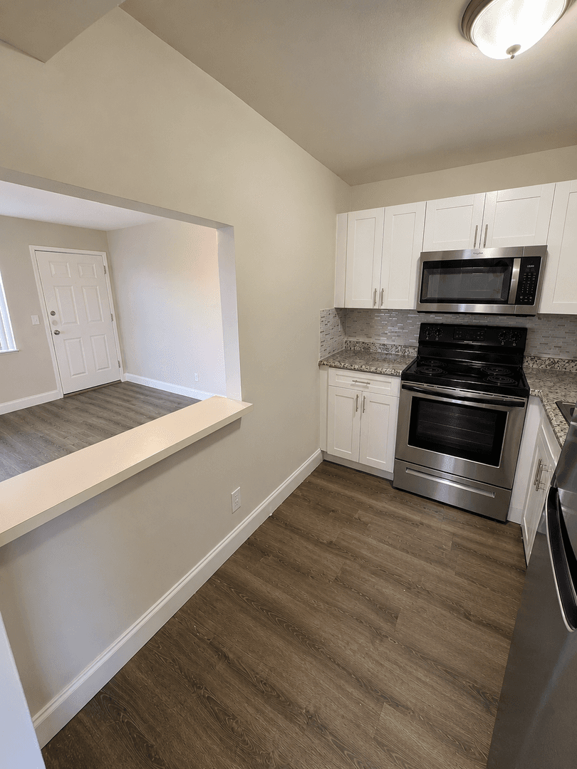West Palm Beach Apartment: 537 South Sequoia Dr
