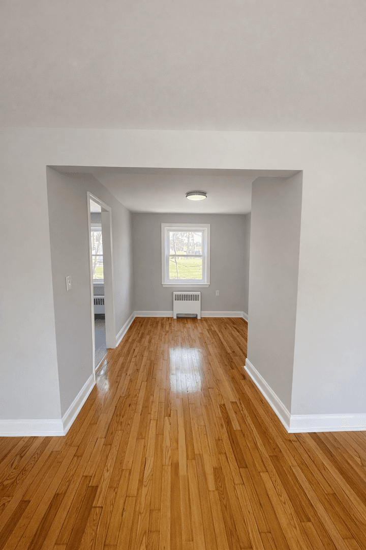 Plainfield Apartment: 750 East Front St