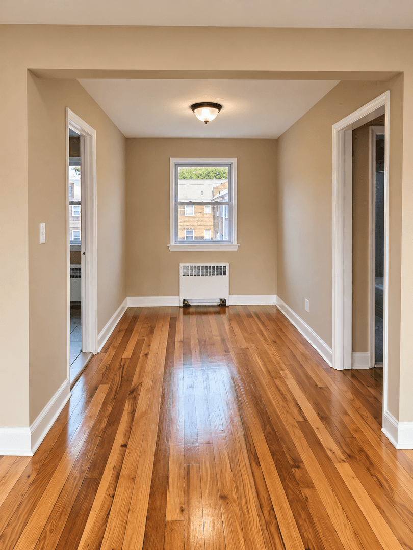 Plainfield Apartment: 802 East Front St