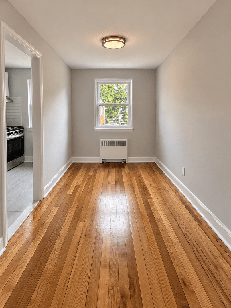 Plainfield Apartment: 802 East Front St