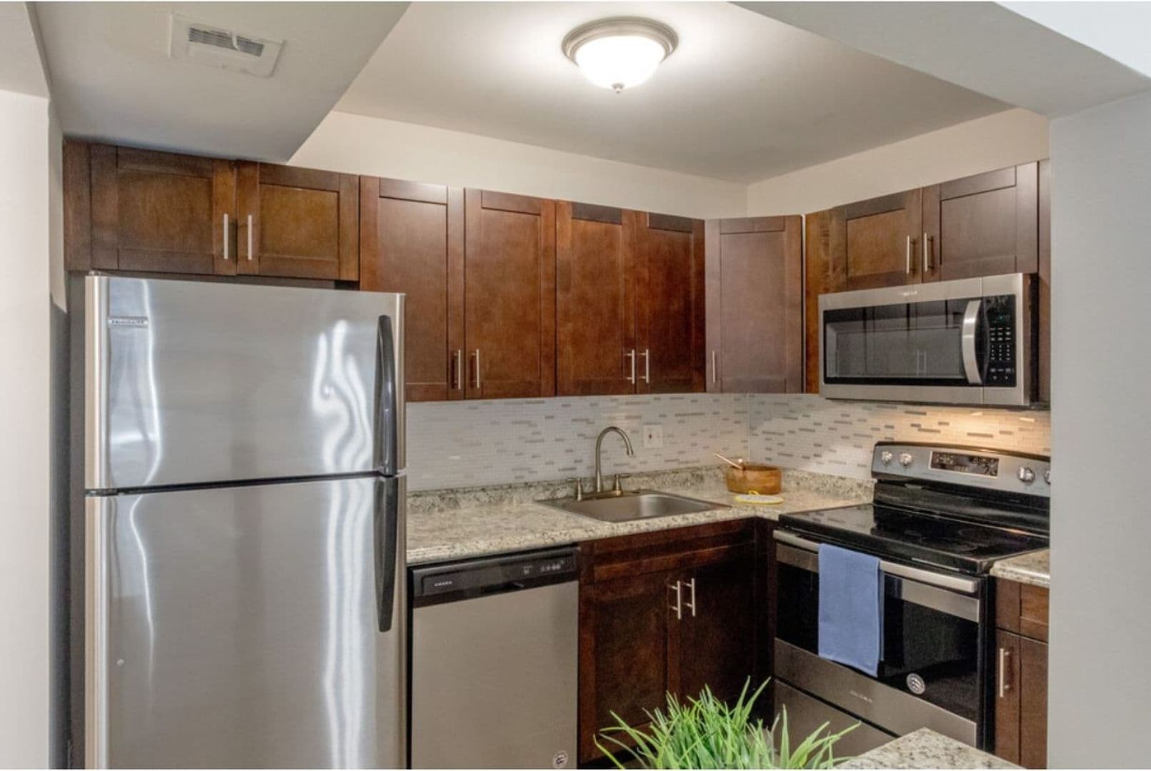 West Palm Beach Apartment: 537 South Sequoia Dr