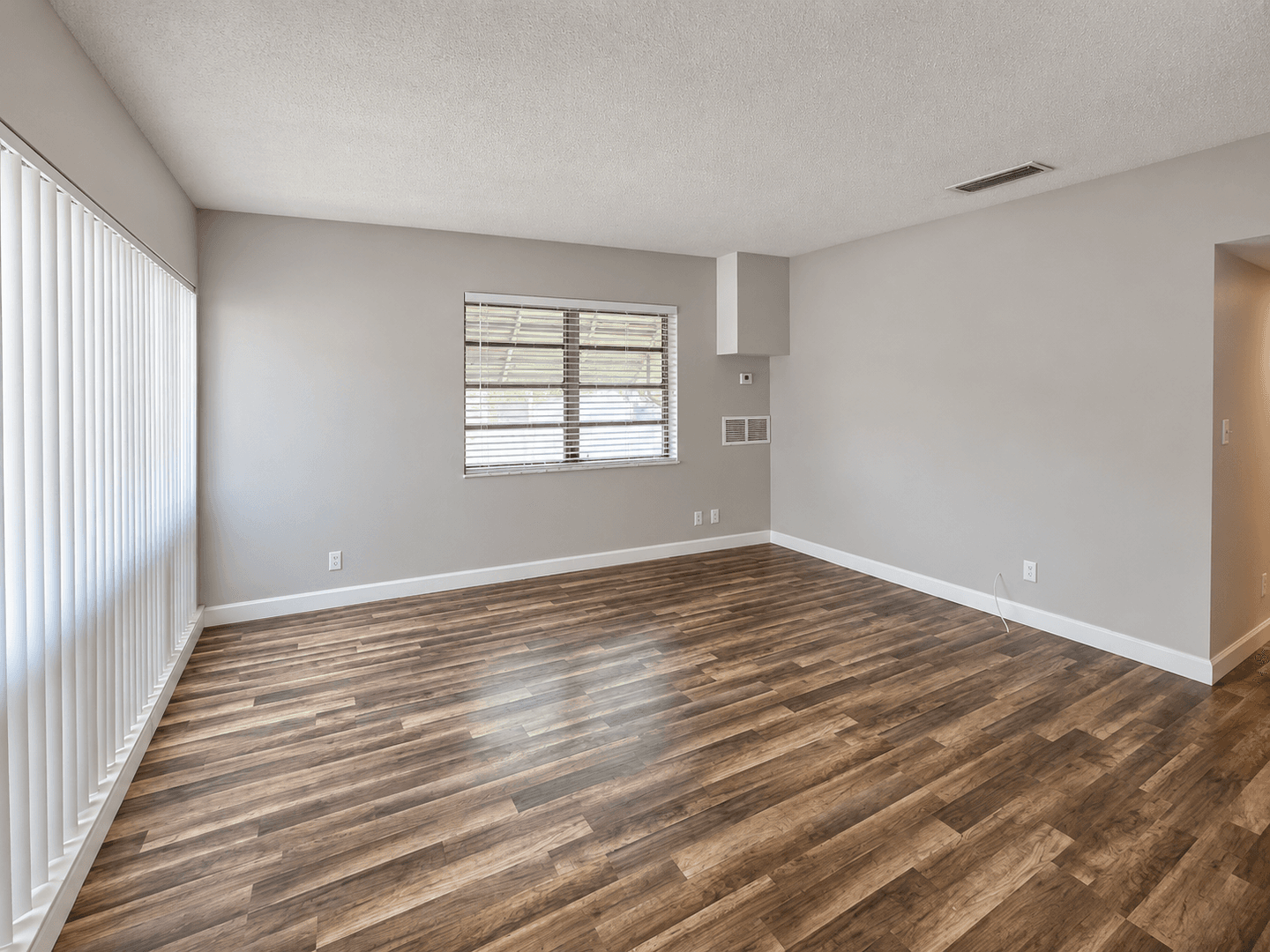Pompano Beach Apartment: 811-831 SE 22nd Ave