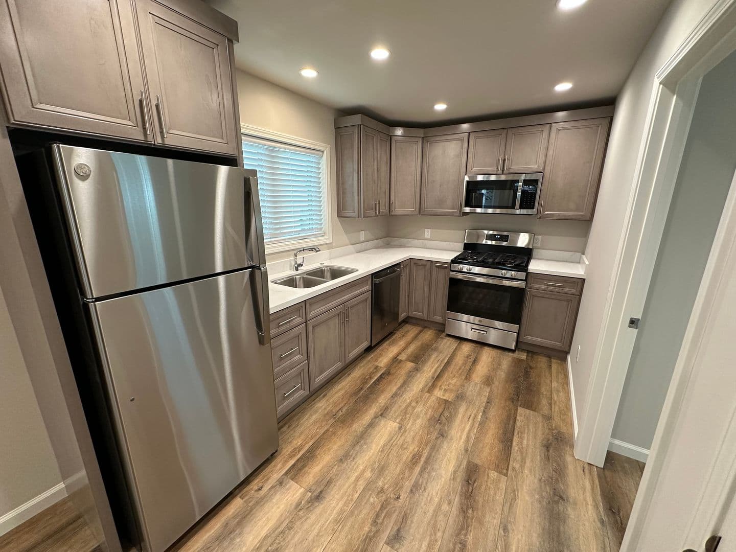 Lafayette Apartment: 3621 Chestnut St.