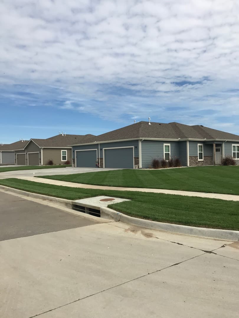 Lawrence Apartment: 2300 Stone Hawk Ct.