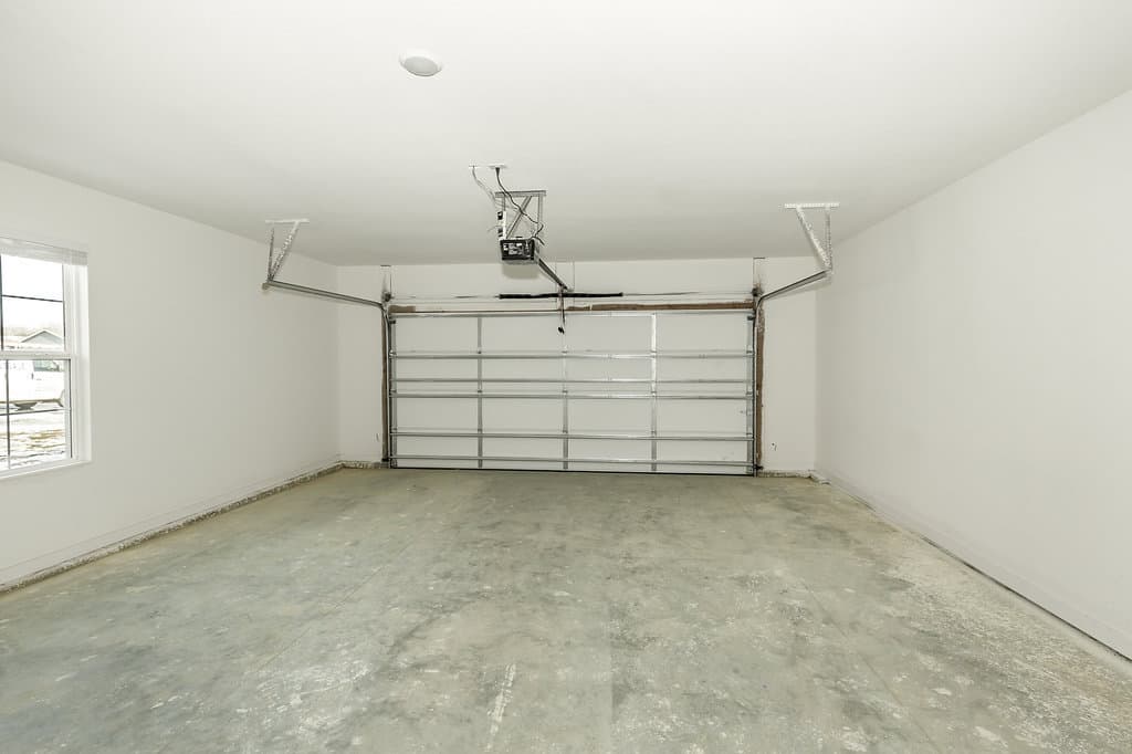 Lawrence Apartment: 2300 Stone Hawk Ct.