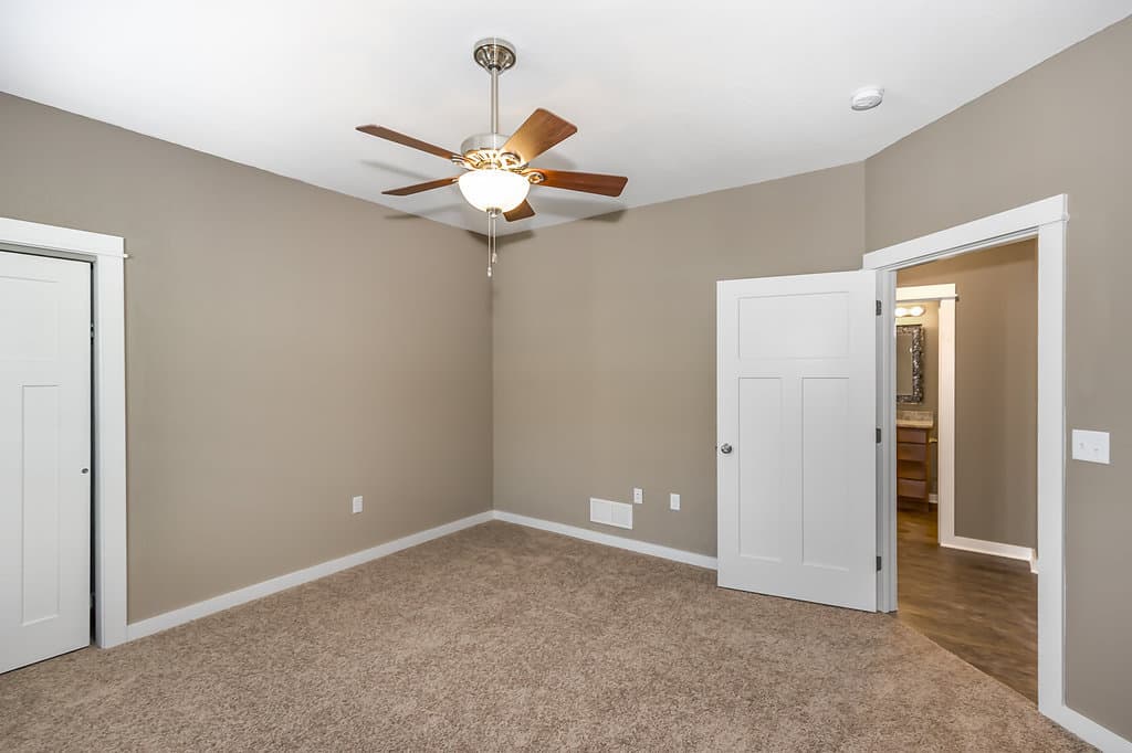Lawrence Apartment: 2300 Stone Hawk Ct.