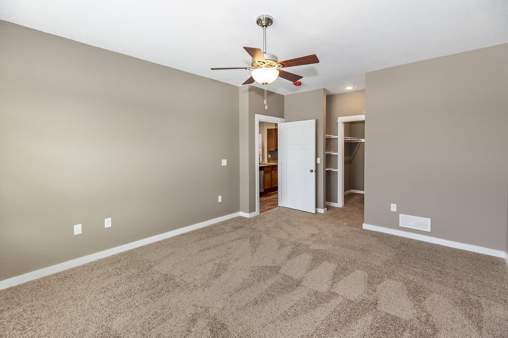 Lawrence Apartment: 2300 Stone Hawk Ct.