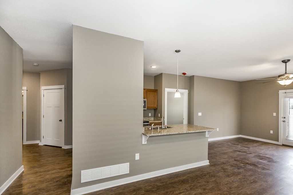 Lawrence Apartment: 2300 Stone Hawk Ct.