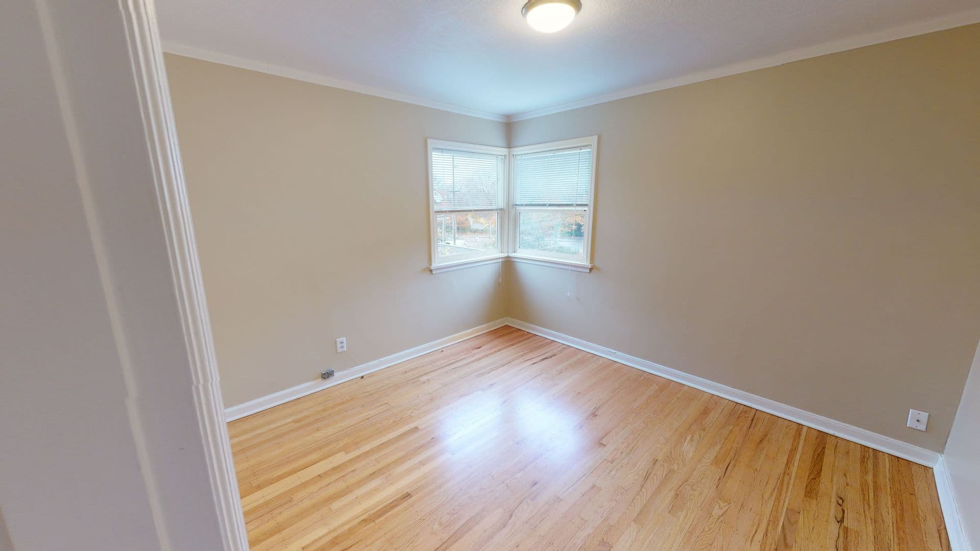 Portland Apartment: 3538 SW Barbur Blvd  #A & B