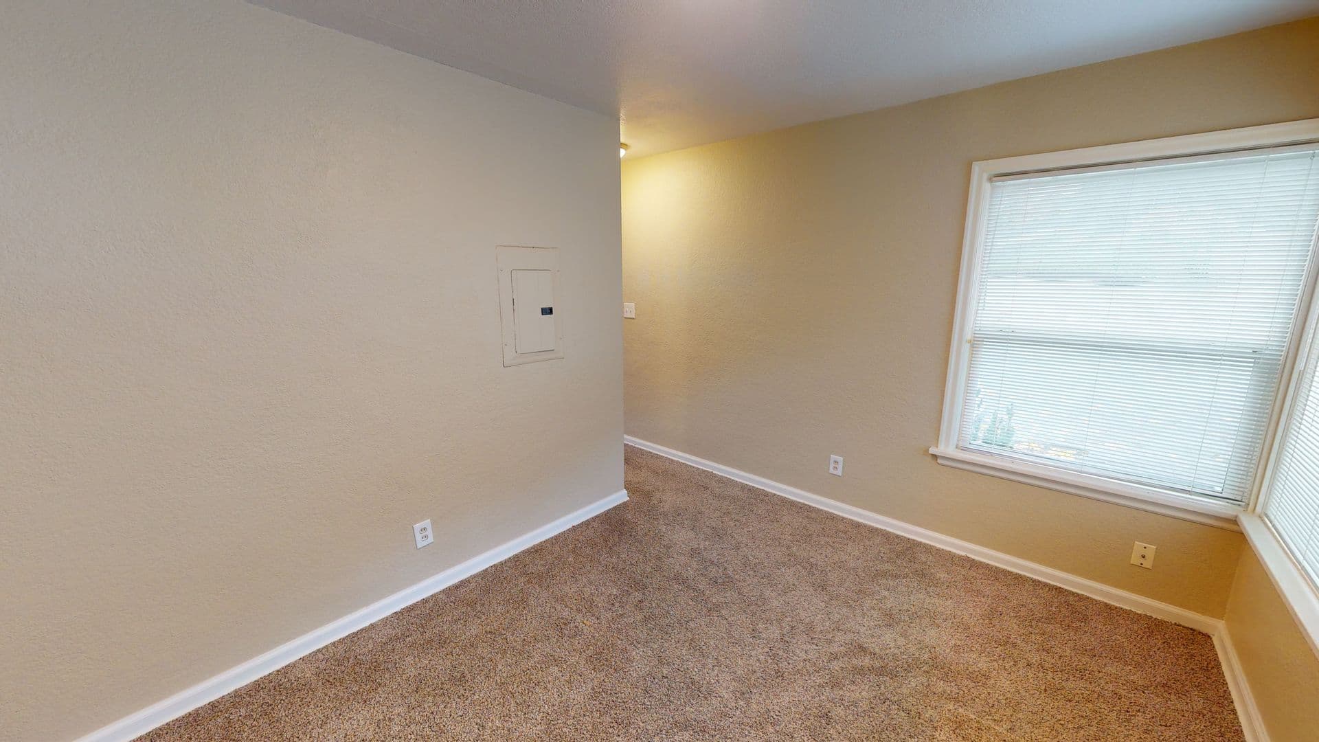 Portland Apartment: 3538 SW Barbur Blvd  #A & B