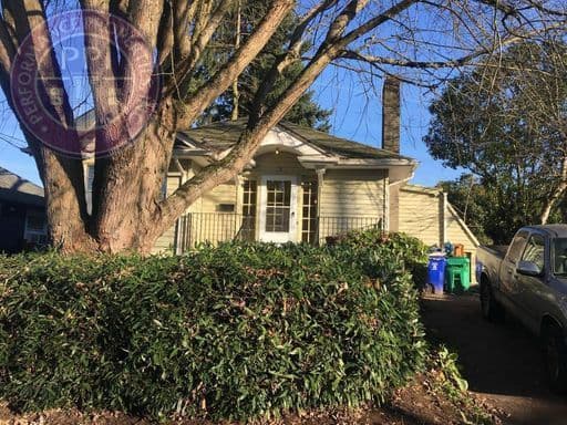 Portland House: 14 NE 53rd Avenue