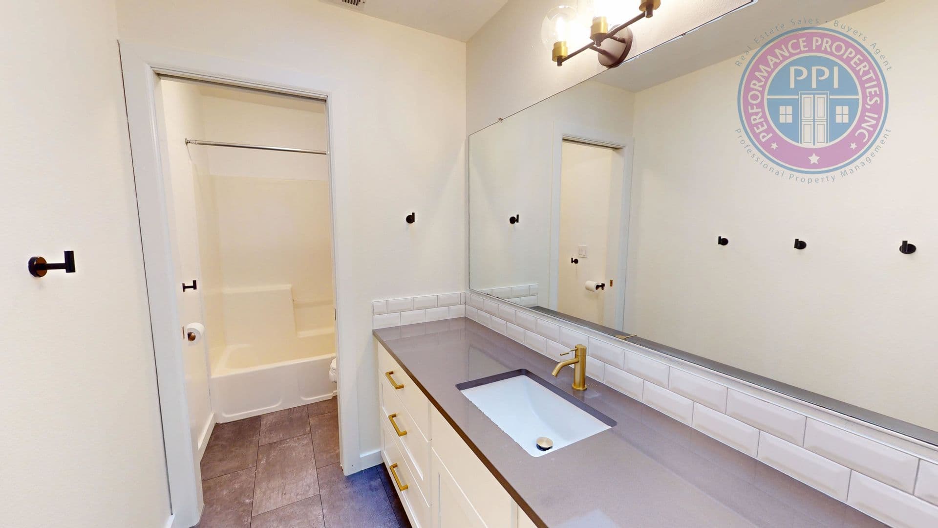 Tigard House: 14580 SW Grandview Lane