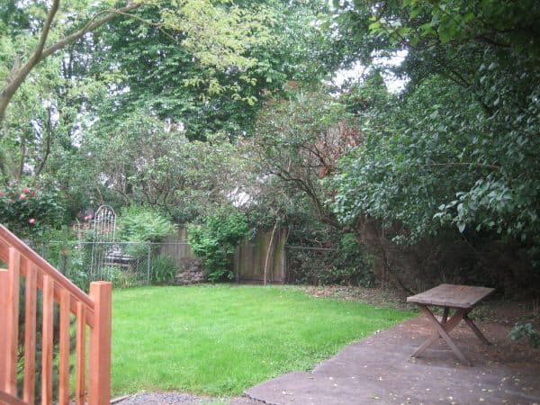 Portland Apartment: 149 SE 30th Place Upper/Lower