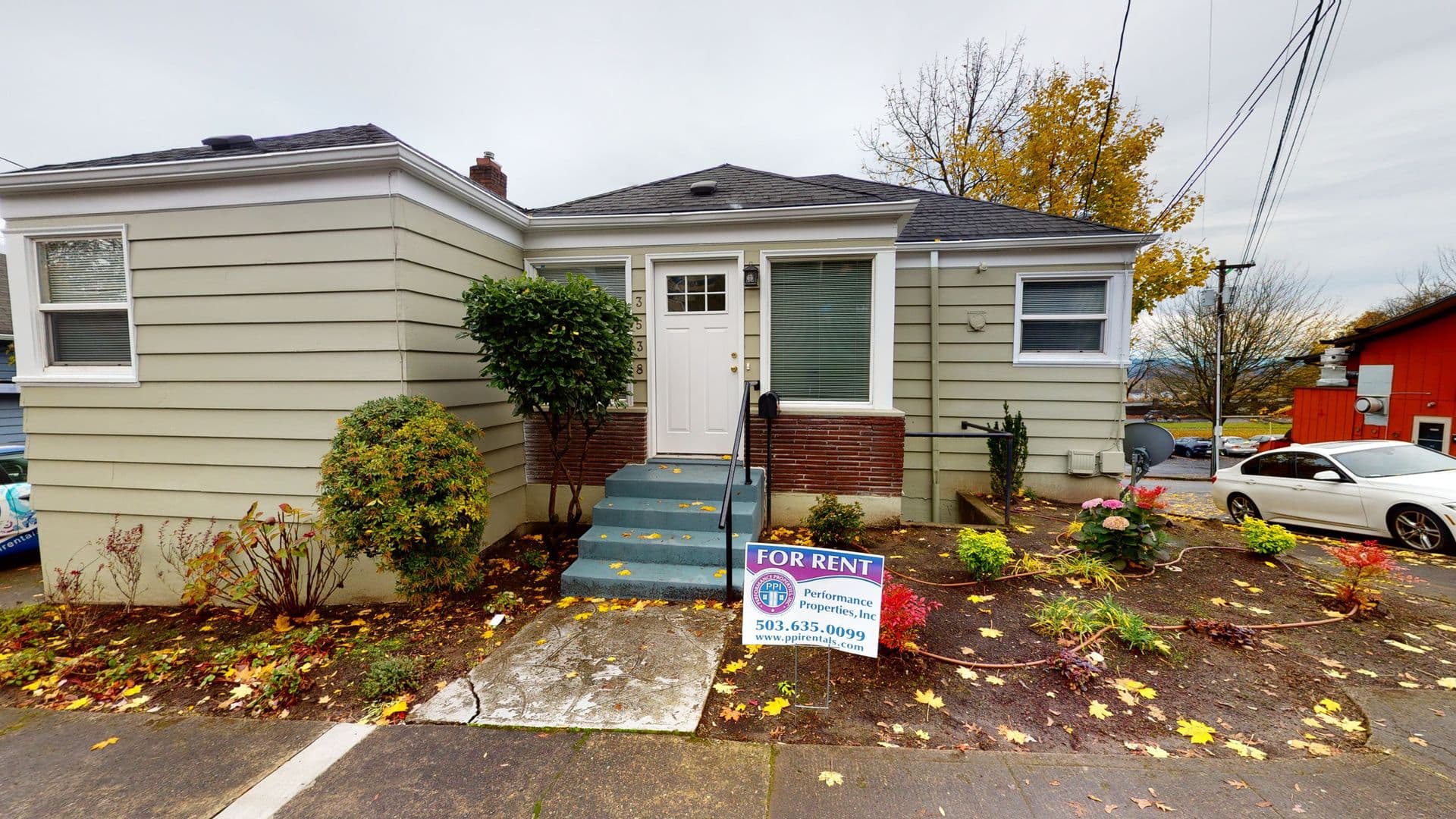 Portland Apartment: 3538 SW Barbur Blvd  #A & B