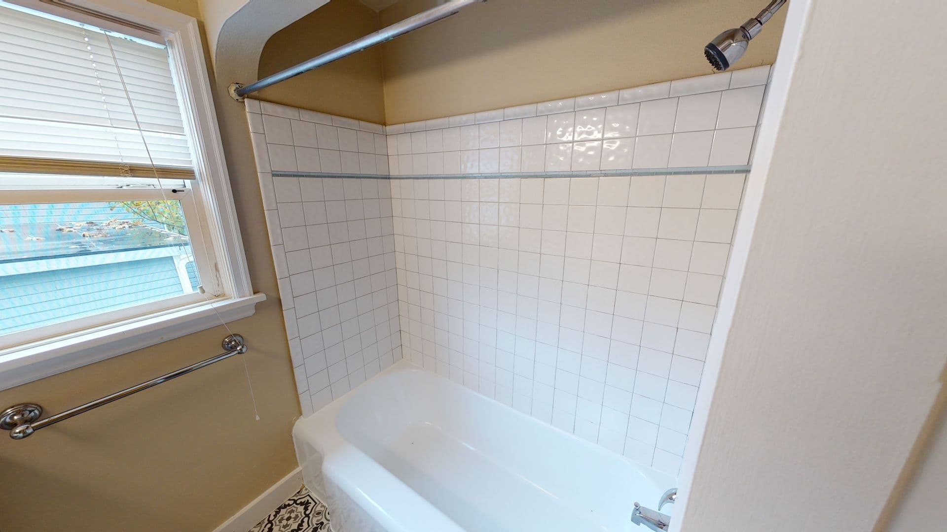 Portland Apartment: 3538 SW Barbur Blvd  #A & B