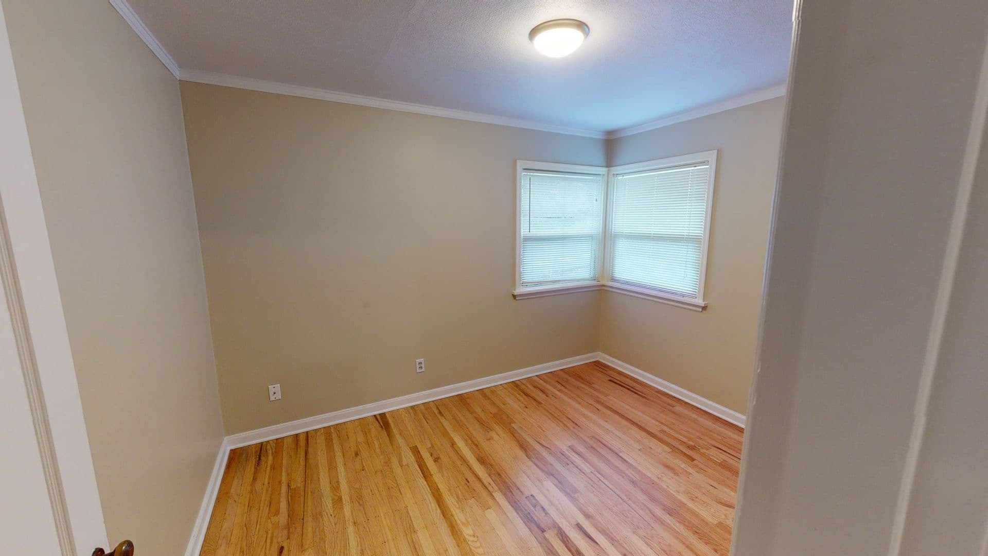 Portland Apartment: 3538 SW Barbur Blvd  #A & B